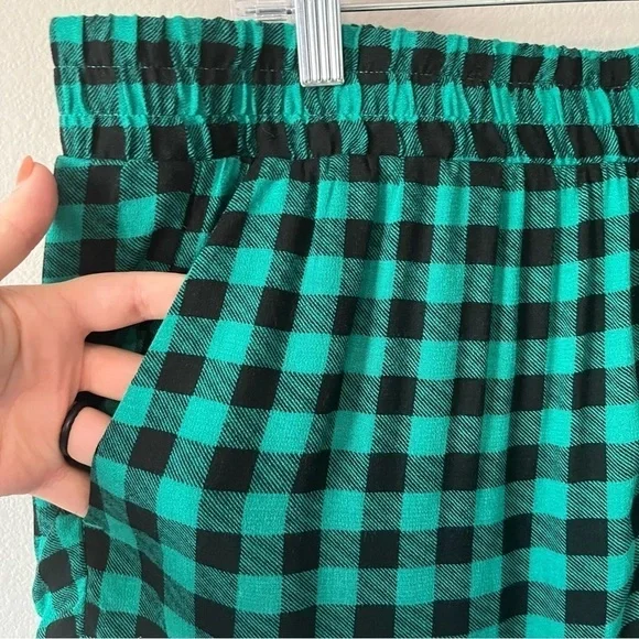 Torrid Women’s Plus Size Gingham 5-Inch Gauze High-Rise Short Ruffle Hem Green 1 - Picture 6 of 12